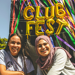 COM students club fest