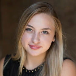 Amanda Gordon headshot